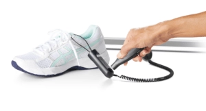 Kabelschloss mit OneKEY am Sportschuh