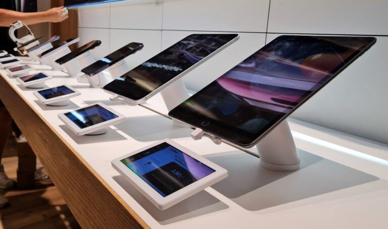 LIVE OnePOD Anzeige von iPads und Handys