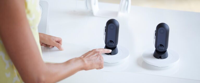 Sensor Series Pt. 8: Sichere IoT-Geräte mit einer alarmierenden Retail Display Base