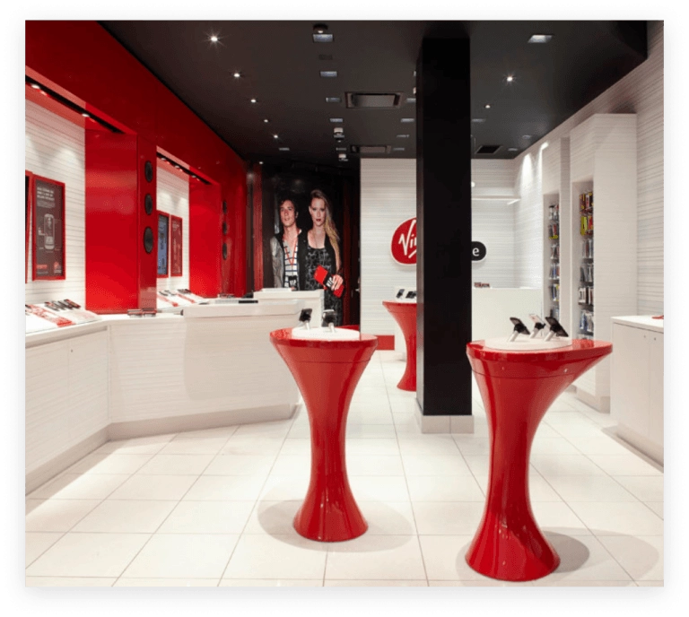 Virgin-Mobile-Ladeneinrichtung mit Produktdisplays