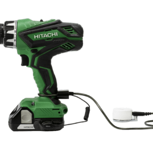 Zips Sicherung einer grünen Hitachi-Bohrmaschine