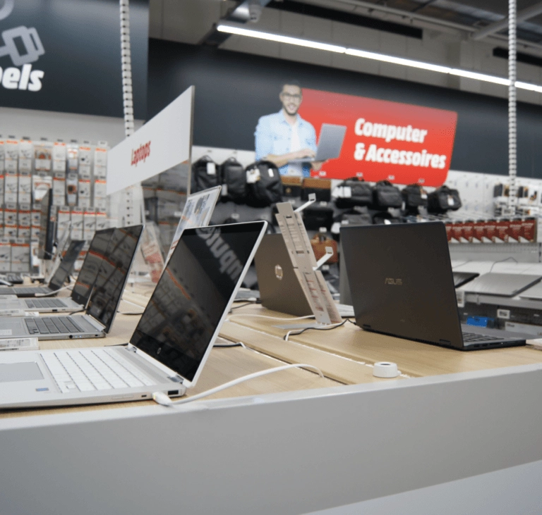 Computerdisplay in einem Einzelhandelsgeschäft