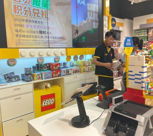 Lego-Laden mit NE150 Convertible POS Stand