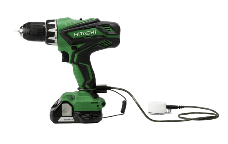 Zips Sicherung einer grünen Hitachi-Bohrmaschine