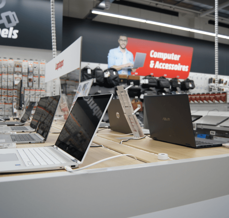 Computerdisplay in einem Einzelhandelsgeschäft