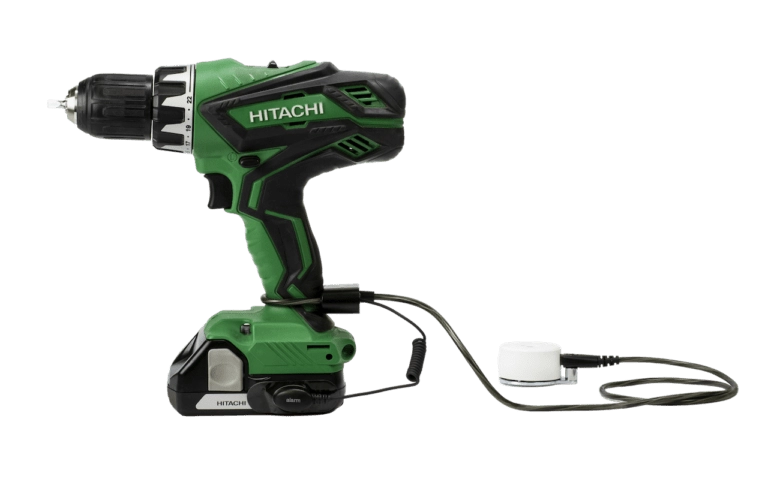Zips Sicherung einer grünen Hitachi-Bohrmaschine