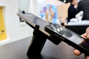 OnePOD Max. Zugriff auf das Telefon-Display InVue