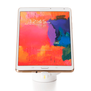 Weißes Tablet auf weißem Sicherheitsständer