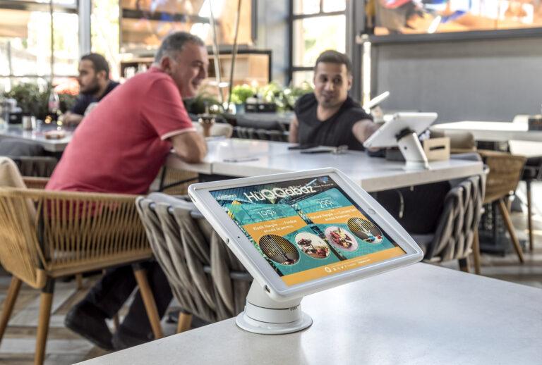 CT100 Tablet Stand in einem Restaurant