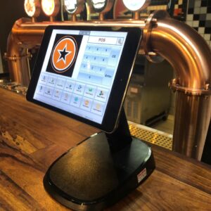 Tablet-POS-Ständer im Restaurant