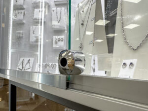 Halldór Ólafsson Úr og Skartgripir_InVue Schmuck-Schlösser Schmuck-Sicherheit Schmuck-Schlösser ohne Schlüssel