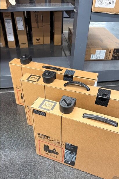 InVueVerpackungsschutz: Eck Package Wrap , die Unterhaltungselektronikprodukte im Einzelhandel schützen.