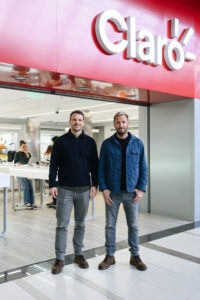 Vertriebsleiter mit Marketing-GM von Claro und InVue